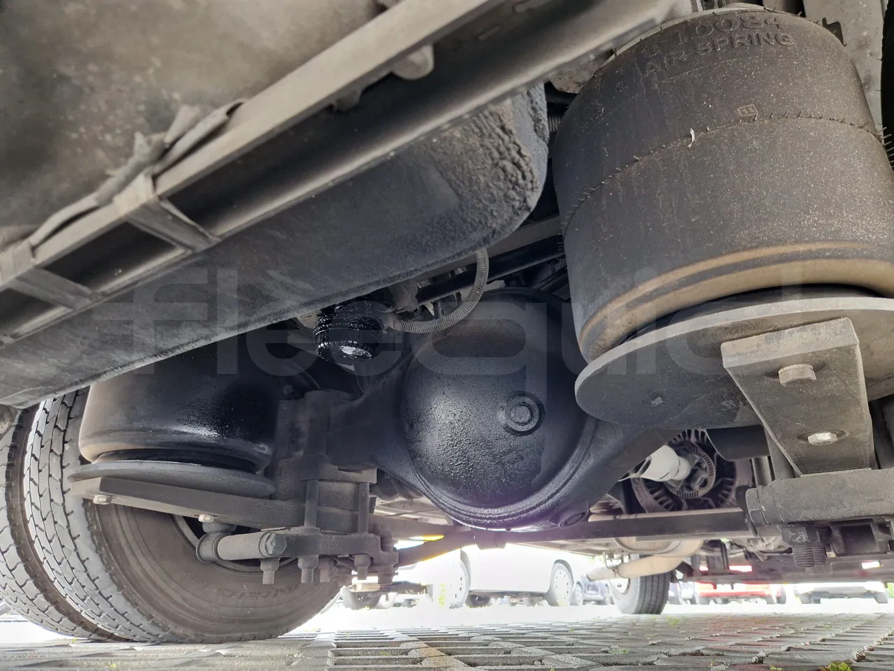 Isuzu Novo S801 - Euro5 - 140kw - 7.270mt - axle 3 right side
