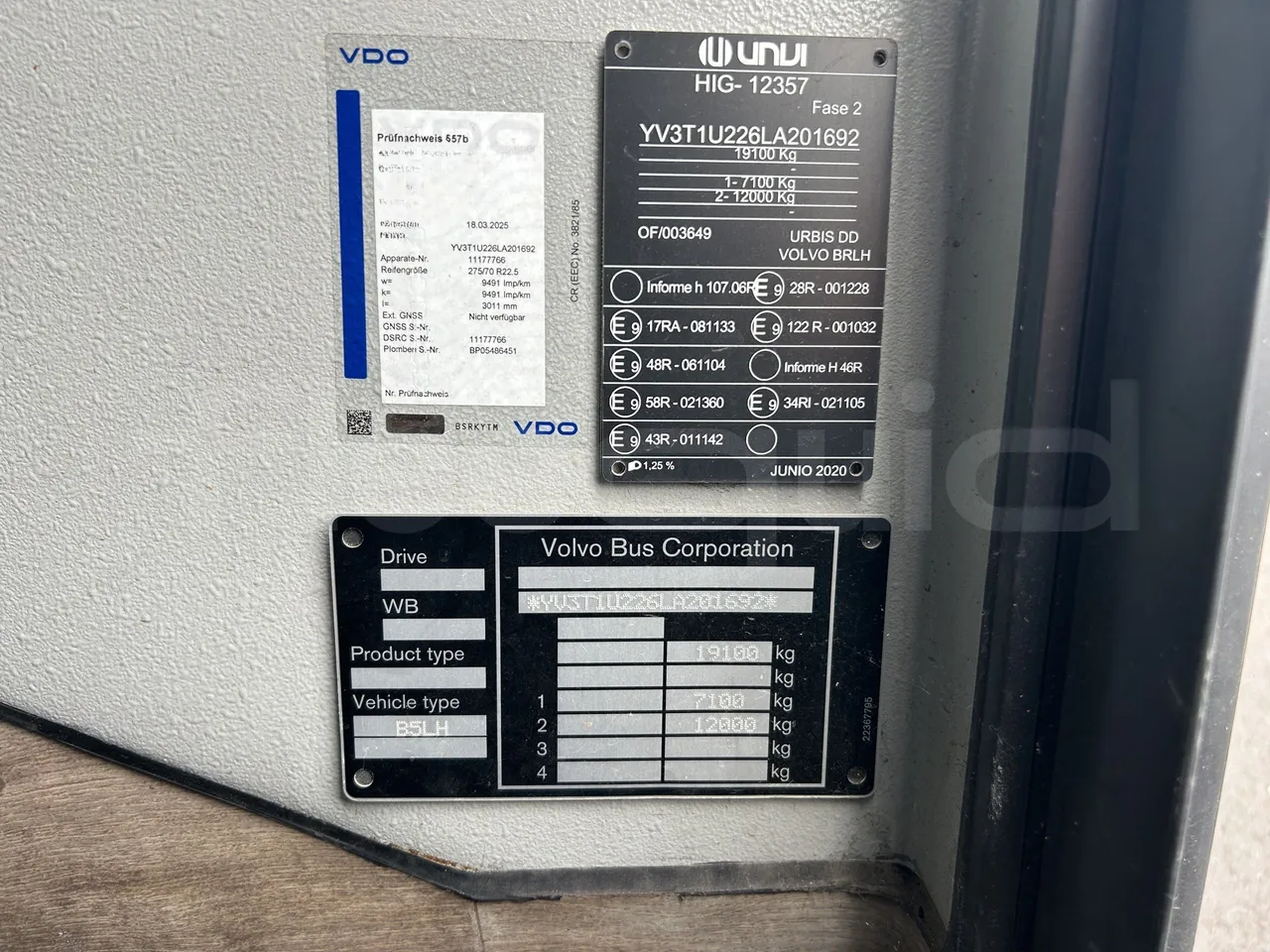 Volvo Unvi - Vin
