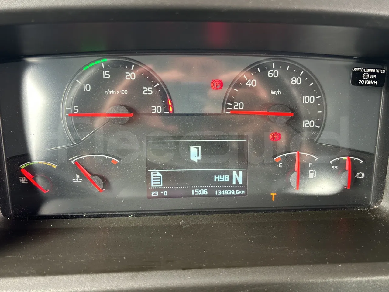 Volvo Unvi - Dashboard Engine On