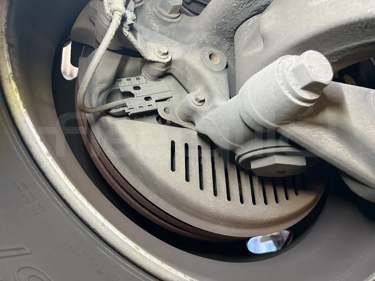 Volvo Unvi - First Axle Discs Right Side