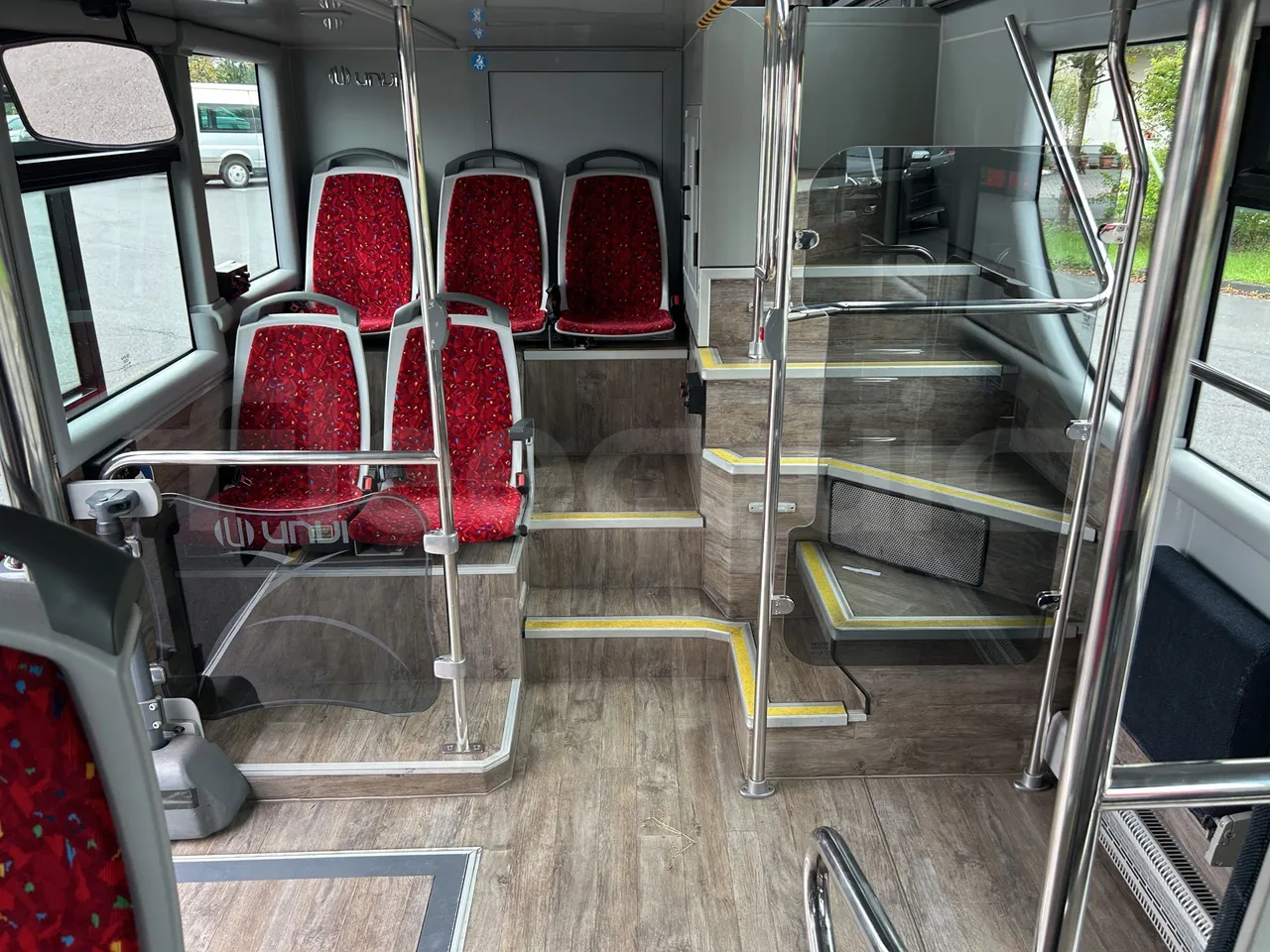 Volvo Unvi - Reverse Seats From Middle Position