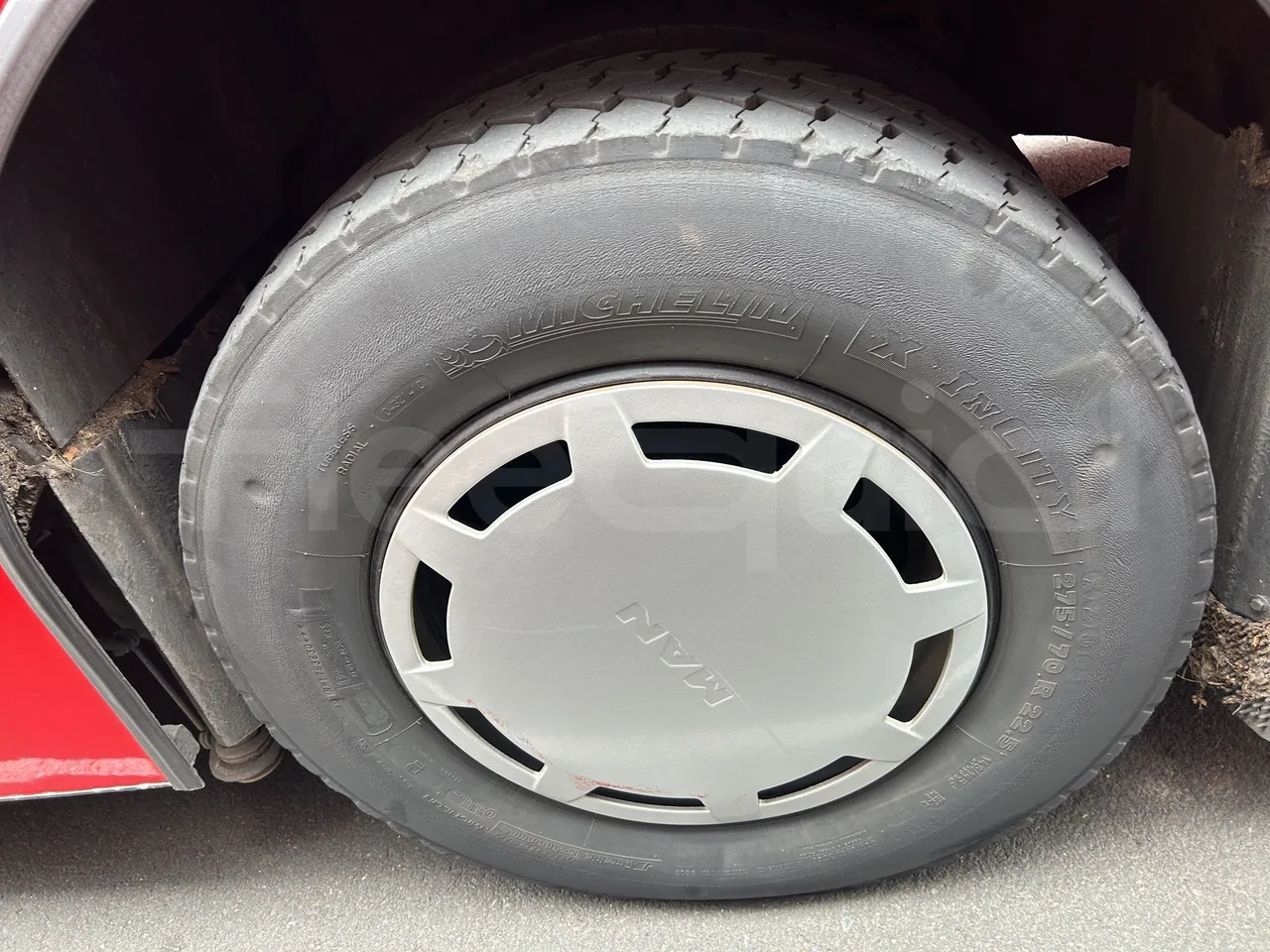 Volvo Unvi - Second Axle Left Side: Complete Wheel