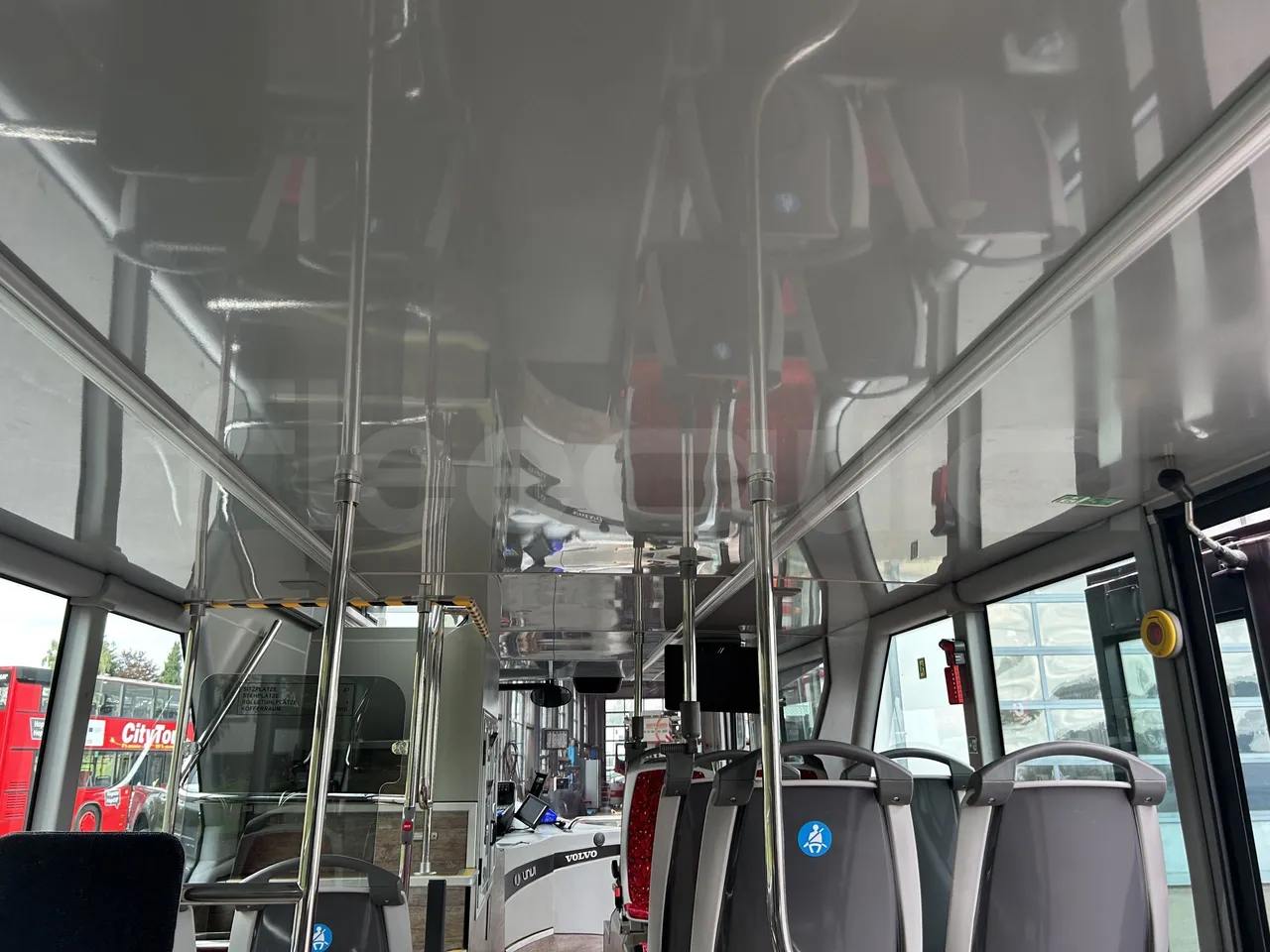 Volvo Unvi - Overhead Compartments