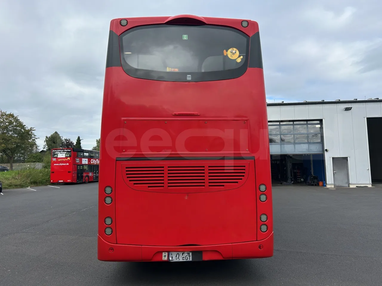 Volvo Unvi - Rear