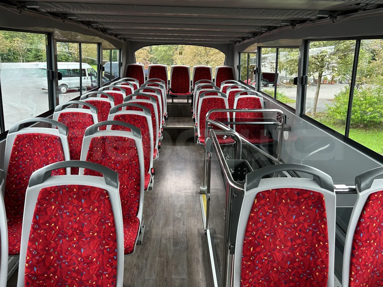 Volvo Unvi - Second Floor: Reverse Seats From Middle Position
