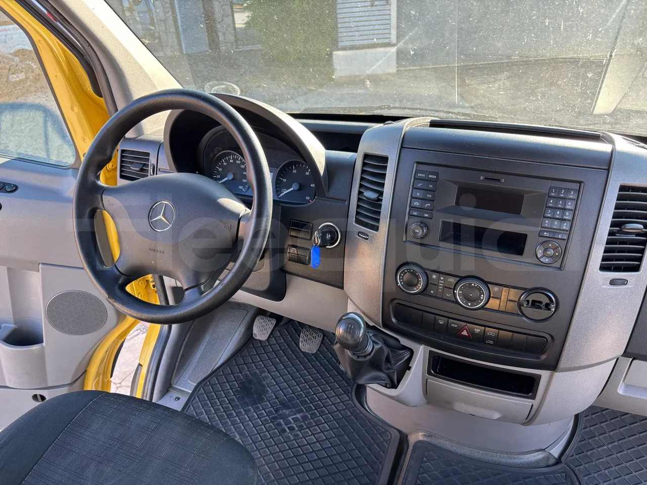 Mercedes-Benz Sprinter - Complete Driver's Dashboard