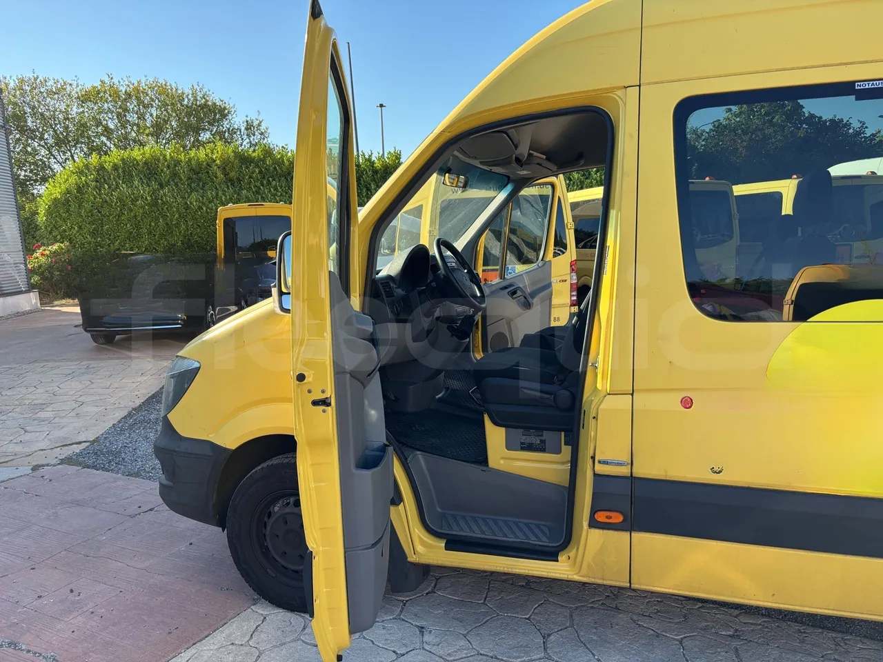 Mercedes-Benz Sprinter - Driver Door Open