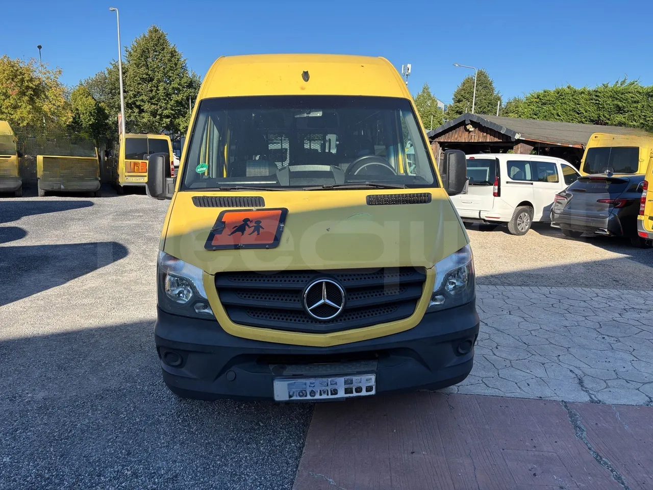 Mercedes-Benz Sprinter - Front