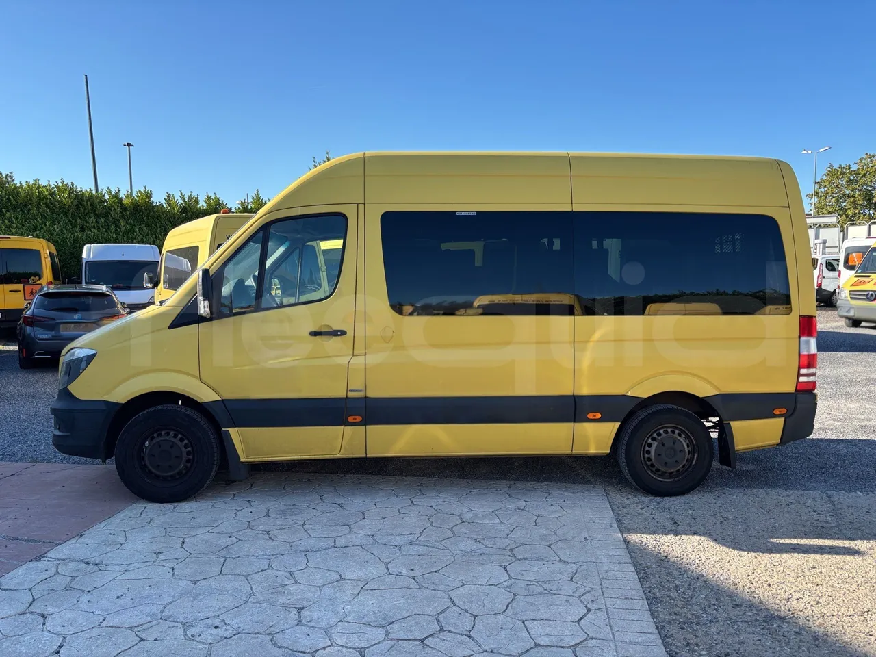 Mercedes-Benz Sprinter - Left Side