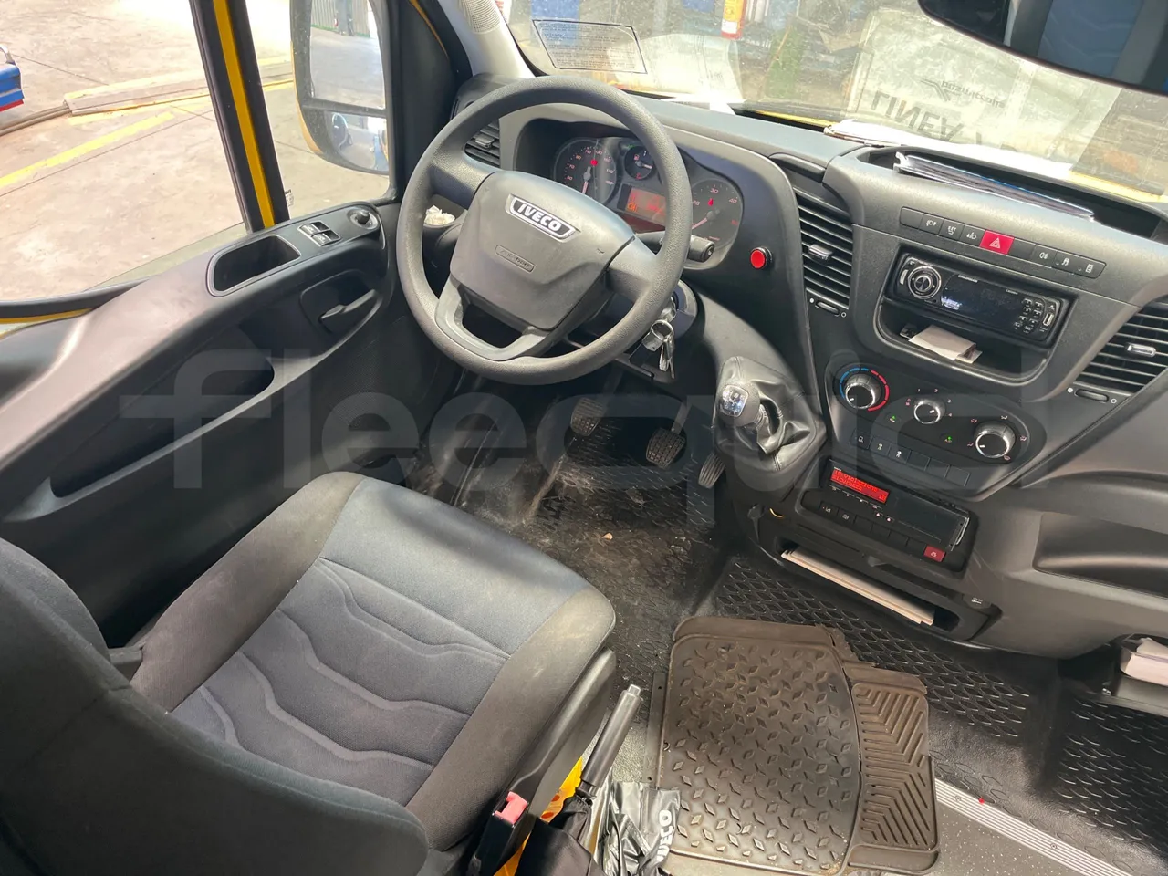 Iveco Daily 50C14N - EUR6 - 100kW - 6,048m - buttons panels on (mandatory for bus to scrap)