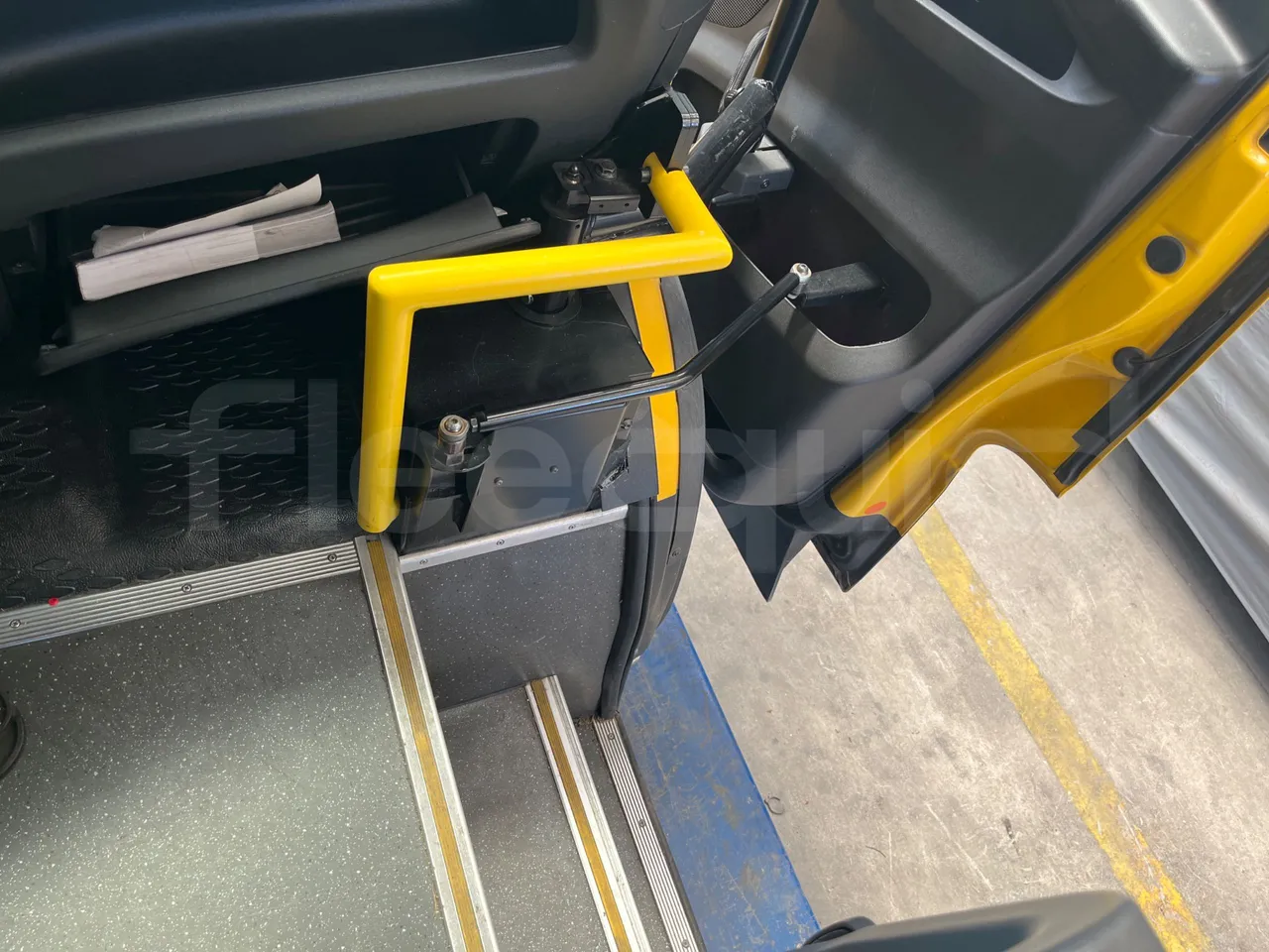 Iveco Daily 50C14N - EUR6 - 100kW - 6,048m - door mechanism photo