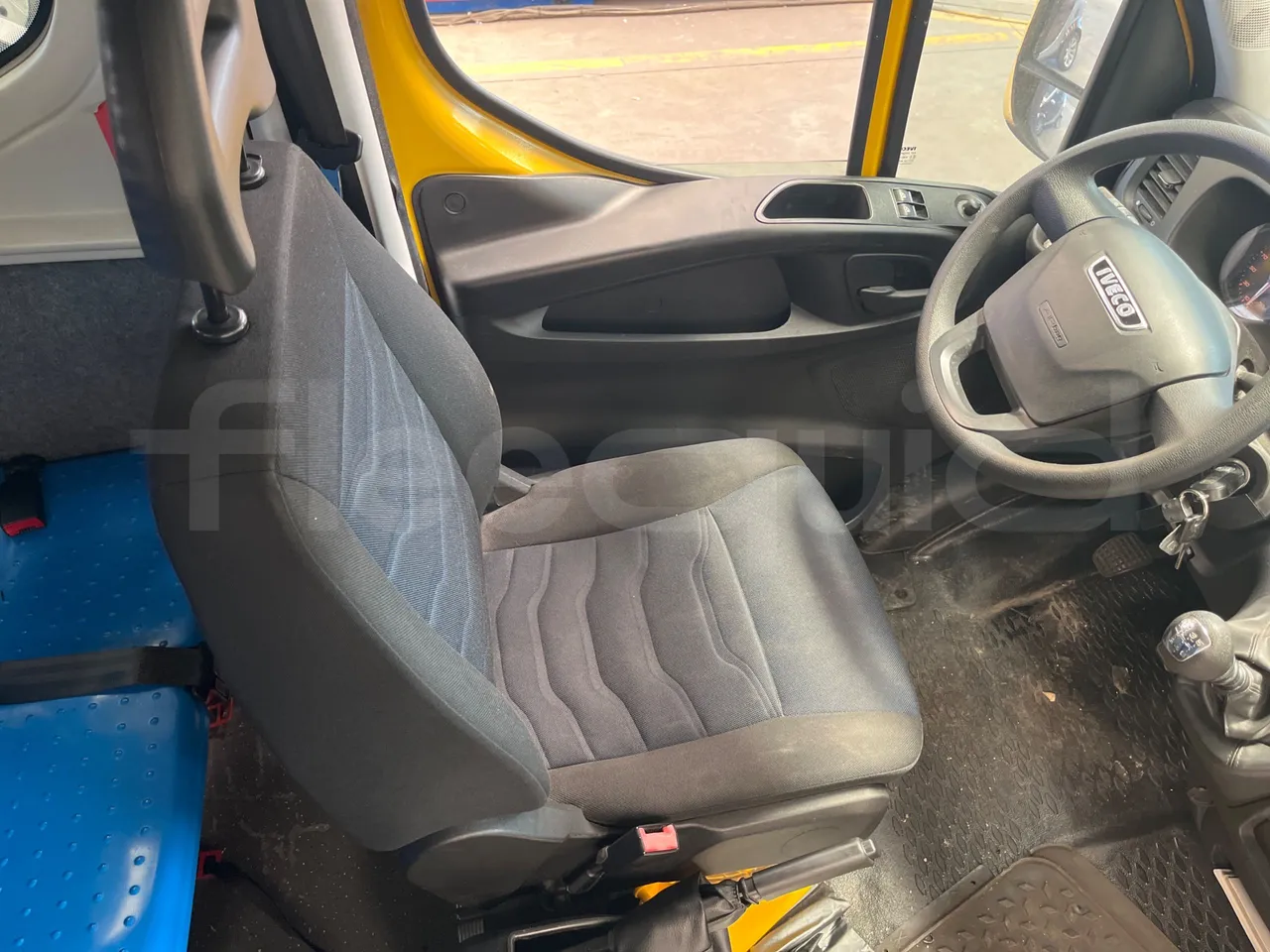 Iveco Daily 50C14N - EUR6 - 100kW - 6,048m - driver's seat photo (mandatory for bus to scrap)