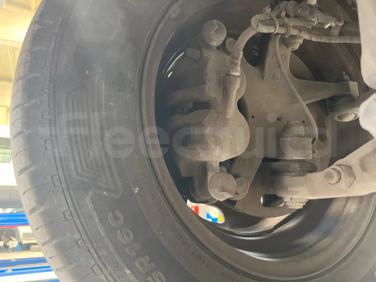 Iveco Daily 50C14N - EUR6 - 100kW - 6,048m - front brake calipers left