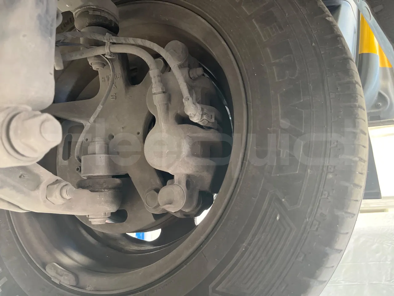 Iveco Daily 50C14N - EUR6 - 100kW - 6,048m - front brake calipers right