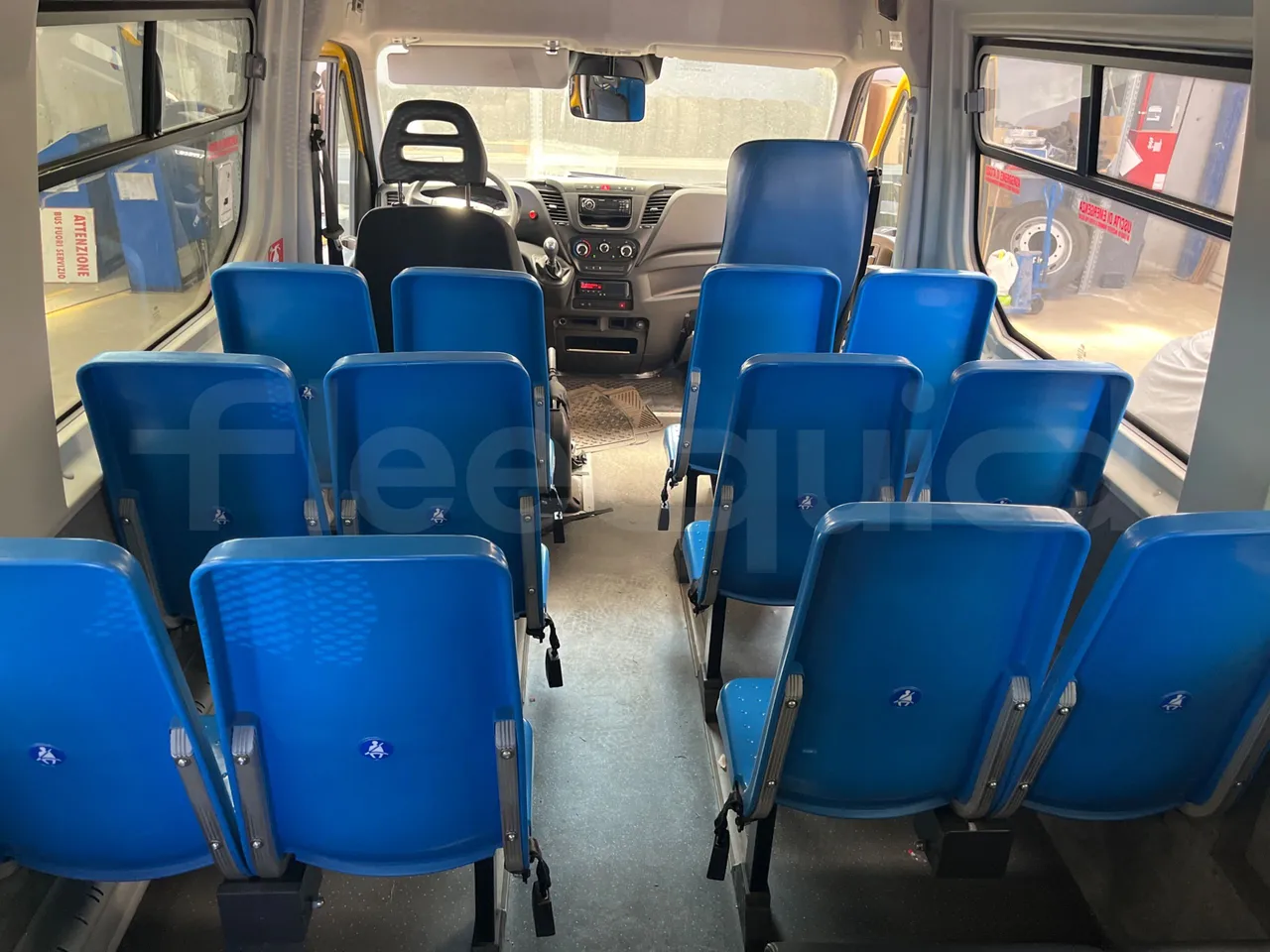 Iveco Daily 50C14N - EUR6 - 100kW - 6,048m - forward view middle aisle
