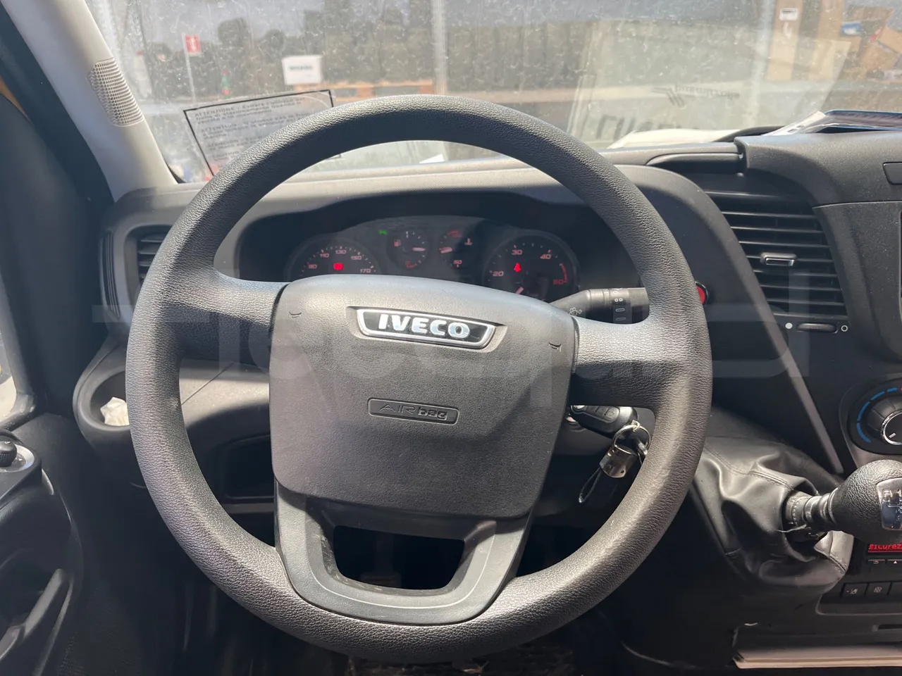 Iveco Daily 50C14N - EUR6 - 100kW - 6,048m - steering wheel photo