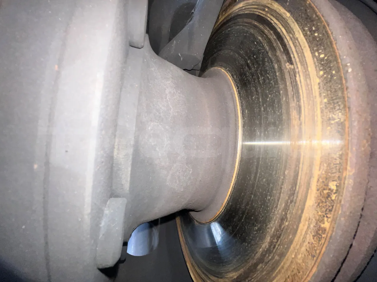 Iveco Andecar IV2 VII.4 - EUR4 - 160kW - 8.56m - front air springs right