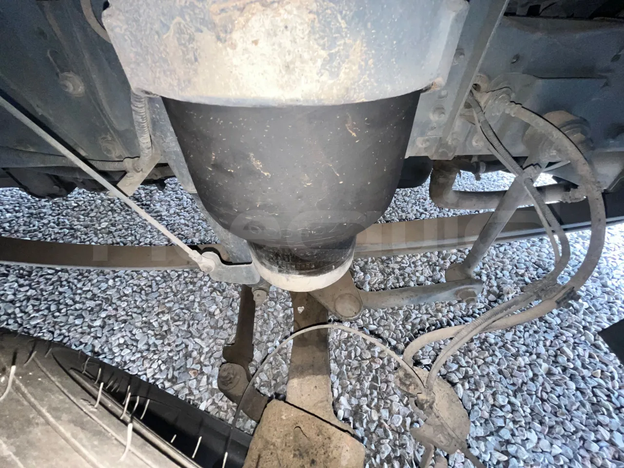 Iveco Andecar IV2 VII.4 - EUR4 - 160kW - 8.56m - front discs left