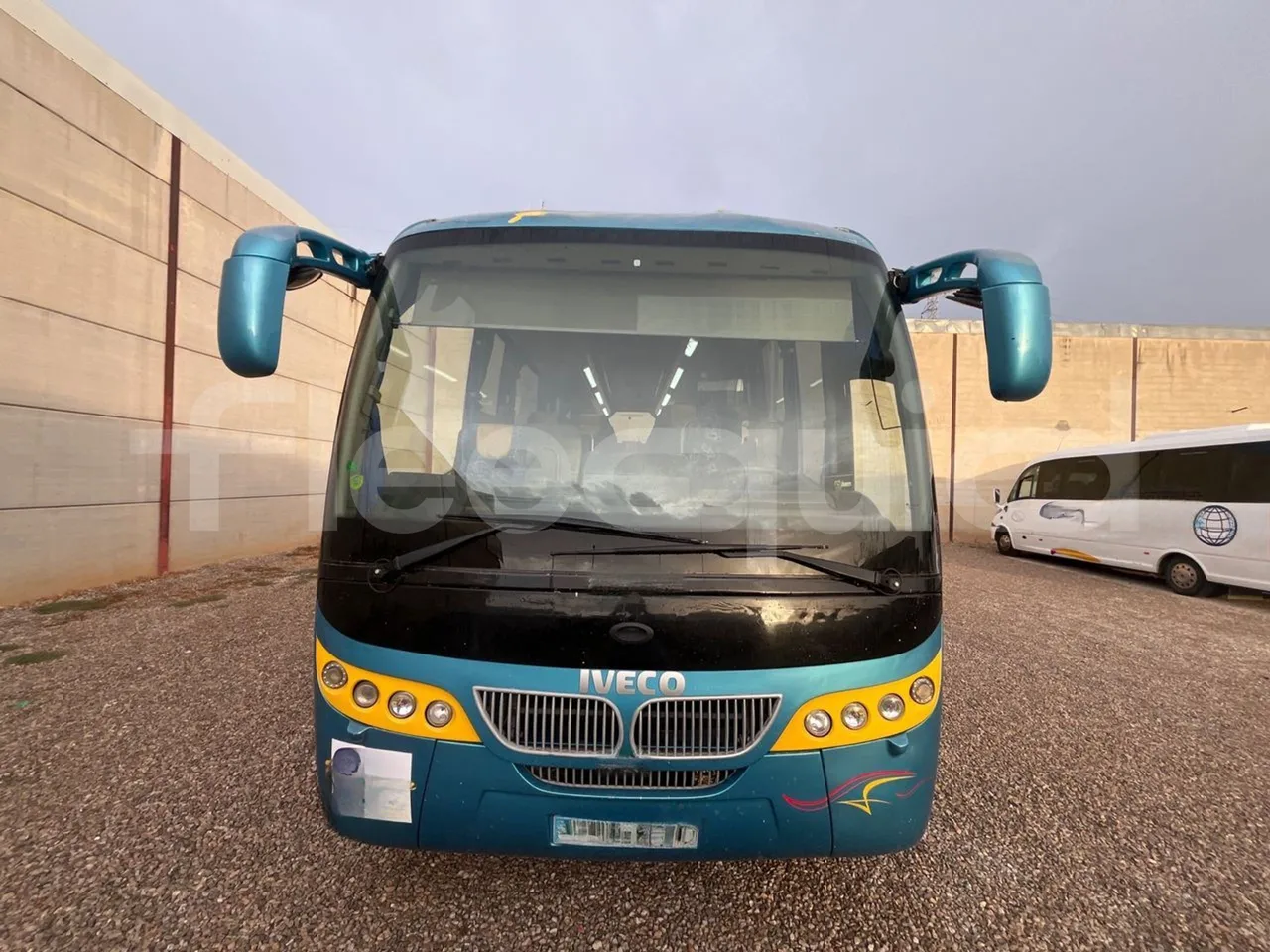 Iveco Andecar IV2 VII.4 - EUR4 - 160kW - 8.56m - front photo