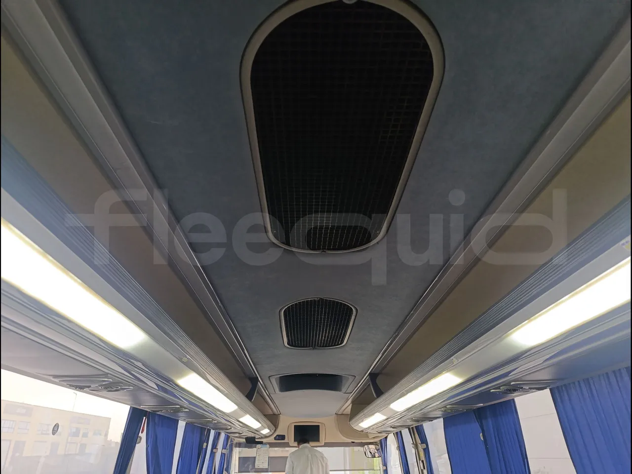 Iveco Andecar IV2 VII.4 - EUR4 - 160kW - 8.56m - overhead compartments photo