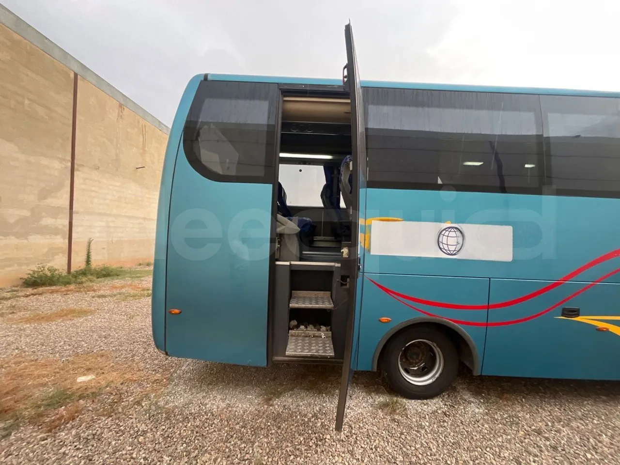 Iveco Andecar IV2 VII.4 - EUR4 - 160kW - 8.56m - right side doors open