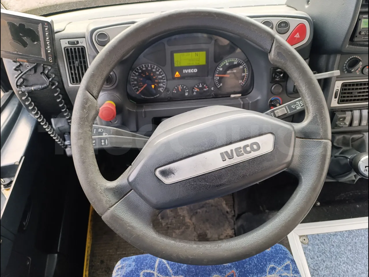 Iveco Andecar IV2 VII.4 - EUR4 - 160kW - 8.56m - steering wheel photo