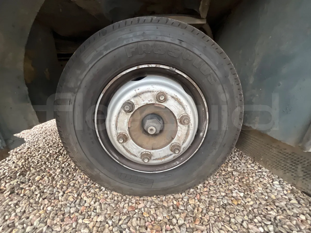 Iveco Andecar IV2 VII.4 - EUR4 - 160kW - 8.56m - front left tire measurements