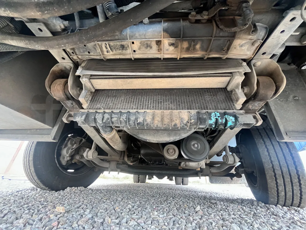 Iveco Andecar IV2 VII.4 - EUR4 - 160kW - 8.56m - front undercarriage from front