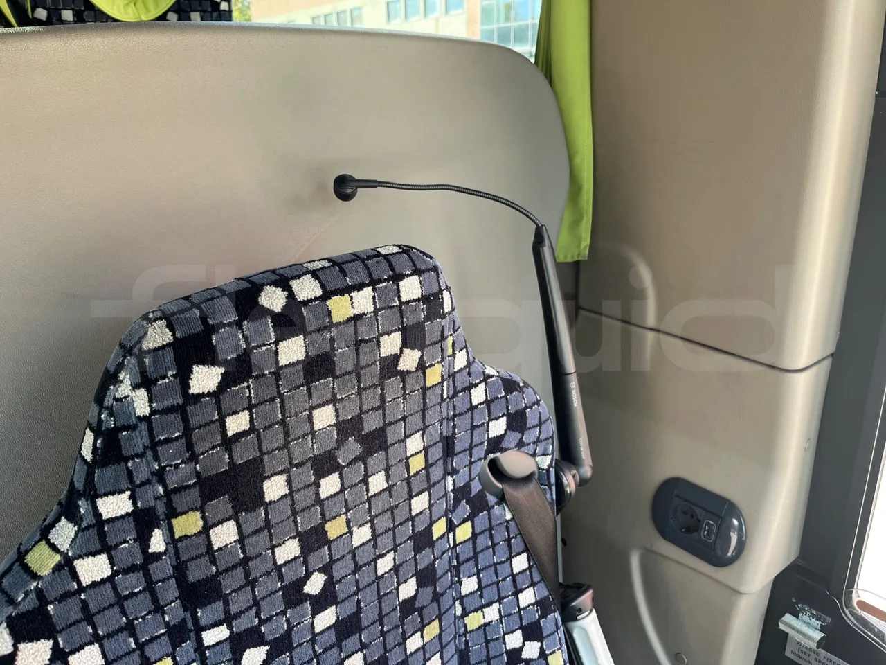 Iveco Magelys SFR2XX QC E8CN - Euro6 - 294Kw - 12,830mt - driver microphone accessories photo