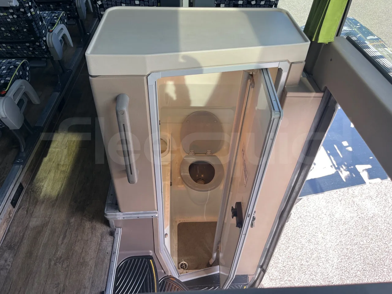 Iveco Magelys SFR2XX QC E8CN - Euro6 - 294Kw - 12,830mt - toilette accessories photo