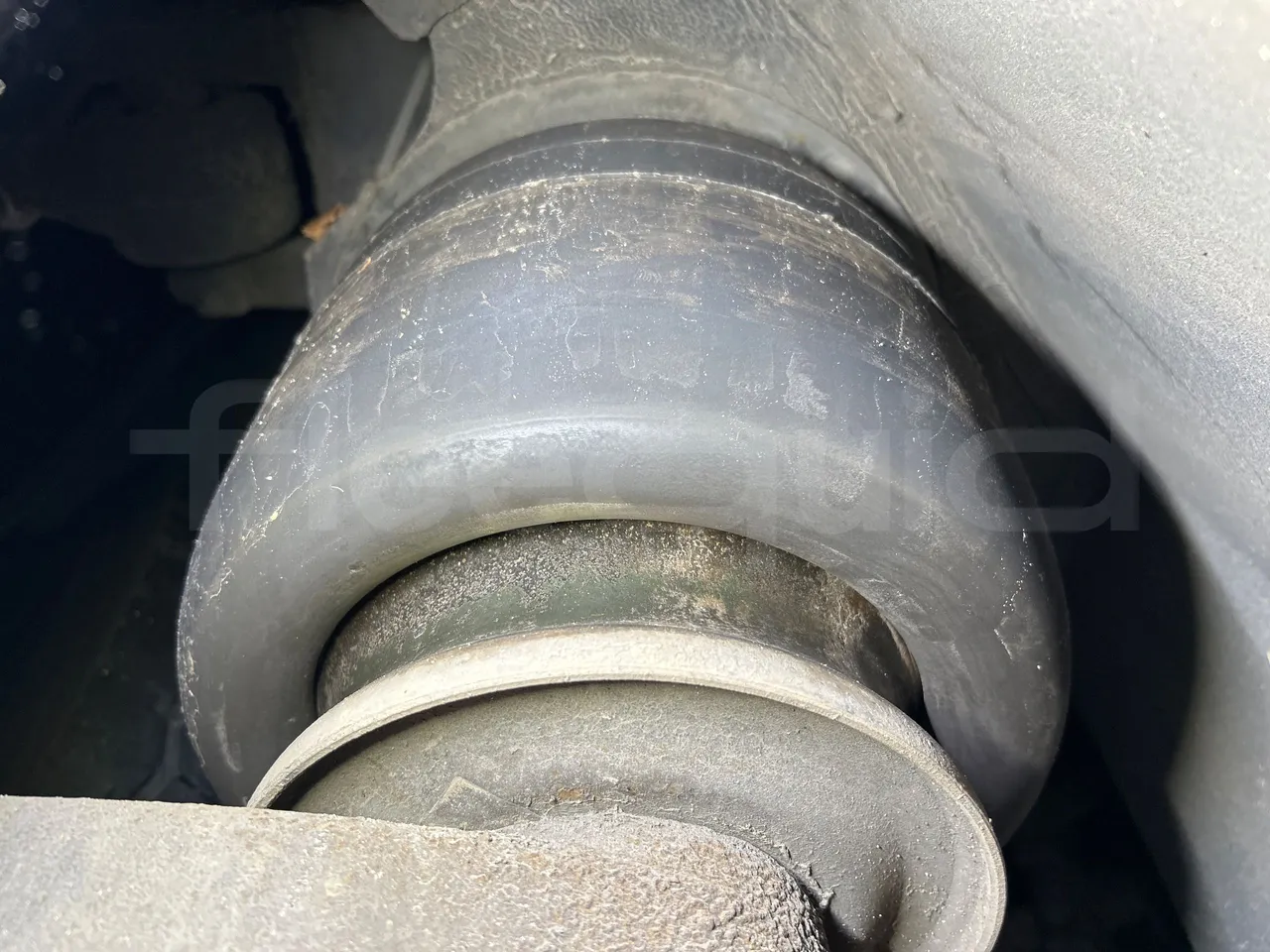 Iveco Magelys SFR2XX QC E8CN - Euro6 - 294Kw - 12,830mt - axel 2 air springs 1 left