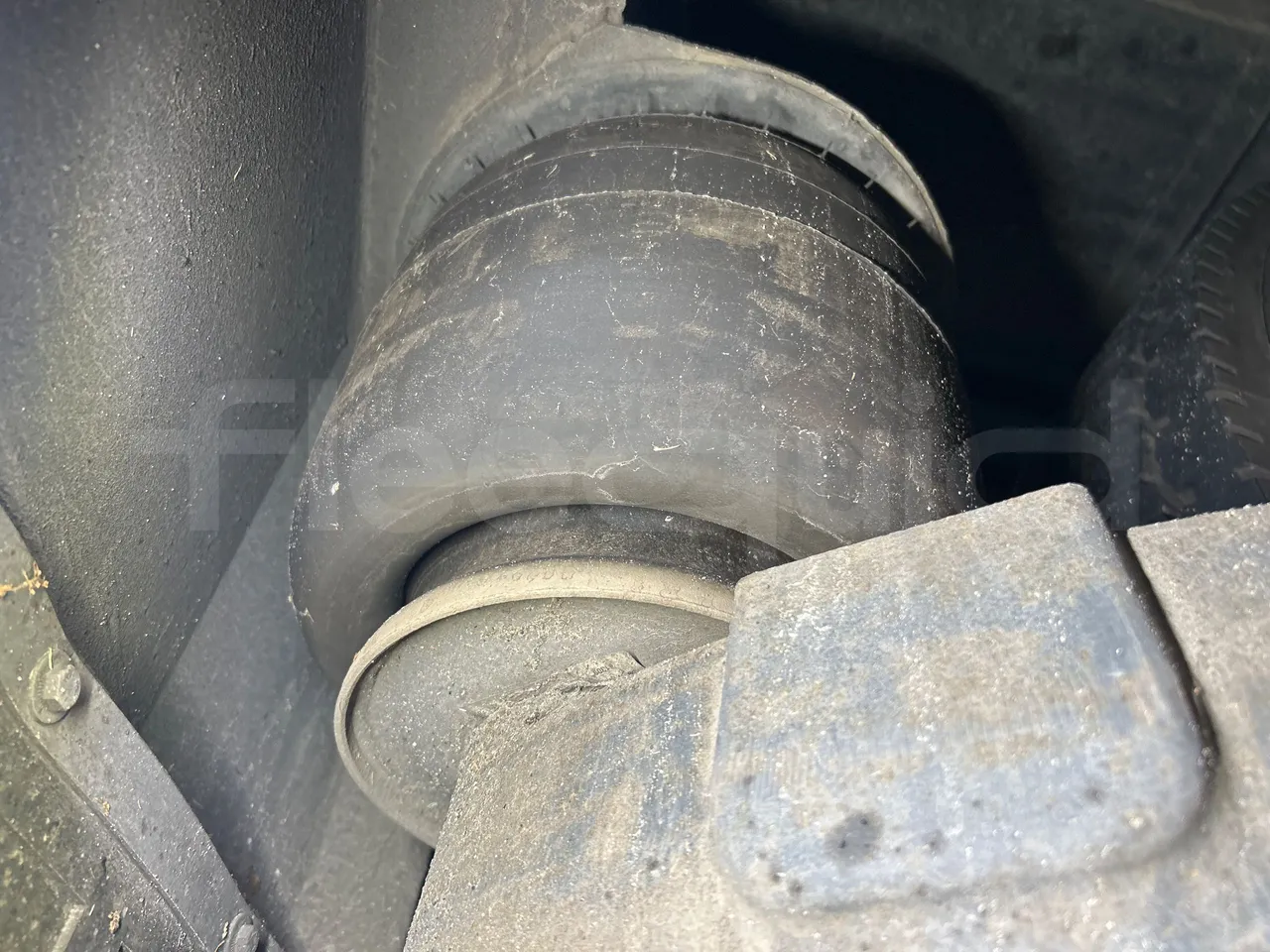 Iveco Magelys SFR2XX QC E8CN - Euro6 - 294Kw - 12,830mt - axel 2 air springs 2 left