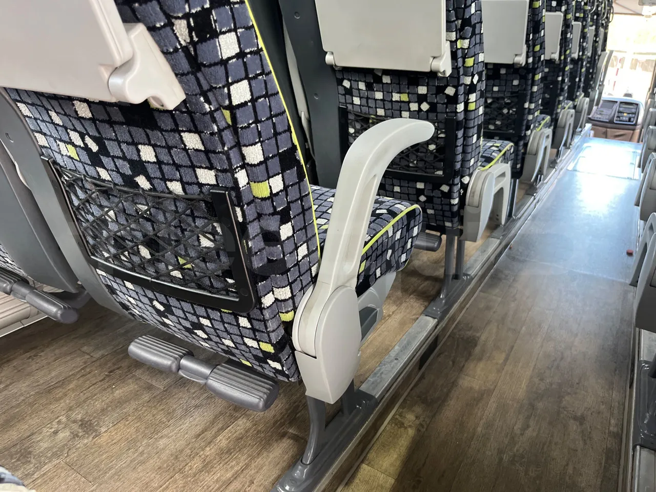 Iveco Magelys SFR2XX QC E8CN - Euro6 - 294Kw - 12,830mt - armrest detail photo