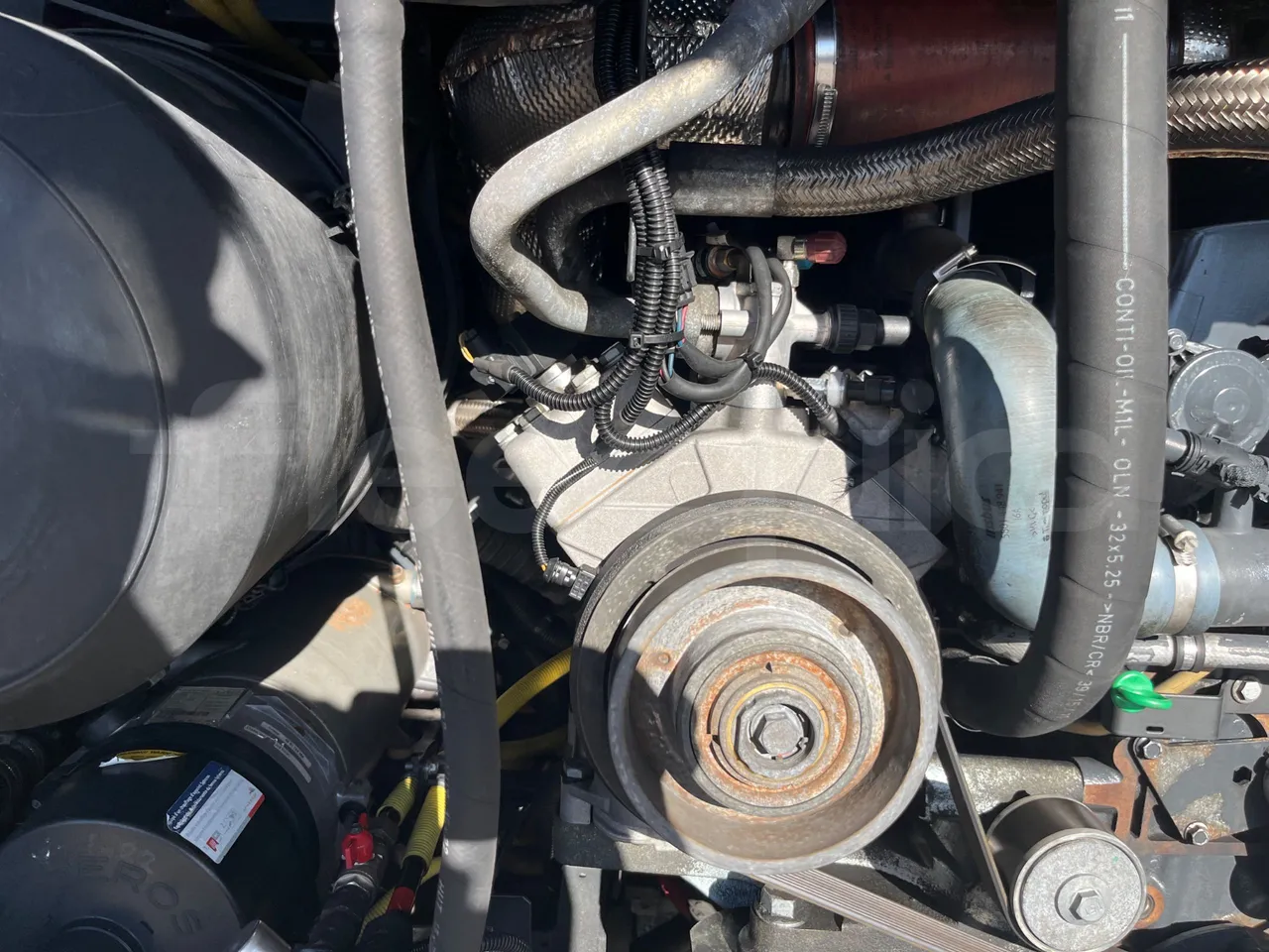 Iveco Magelys SFR2XX QC E8CN - Euro6 - 294Kw - 12,830mt - air conditioning compressor