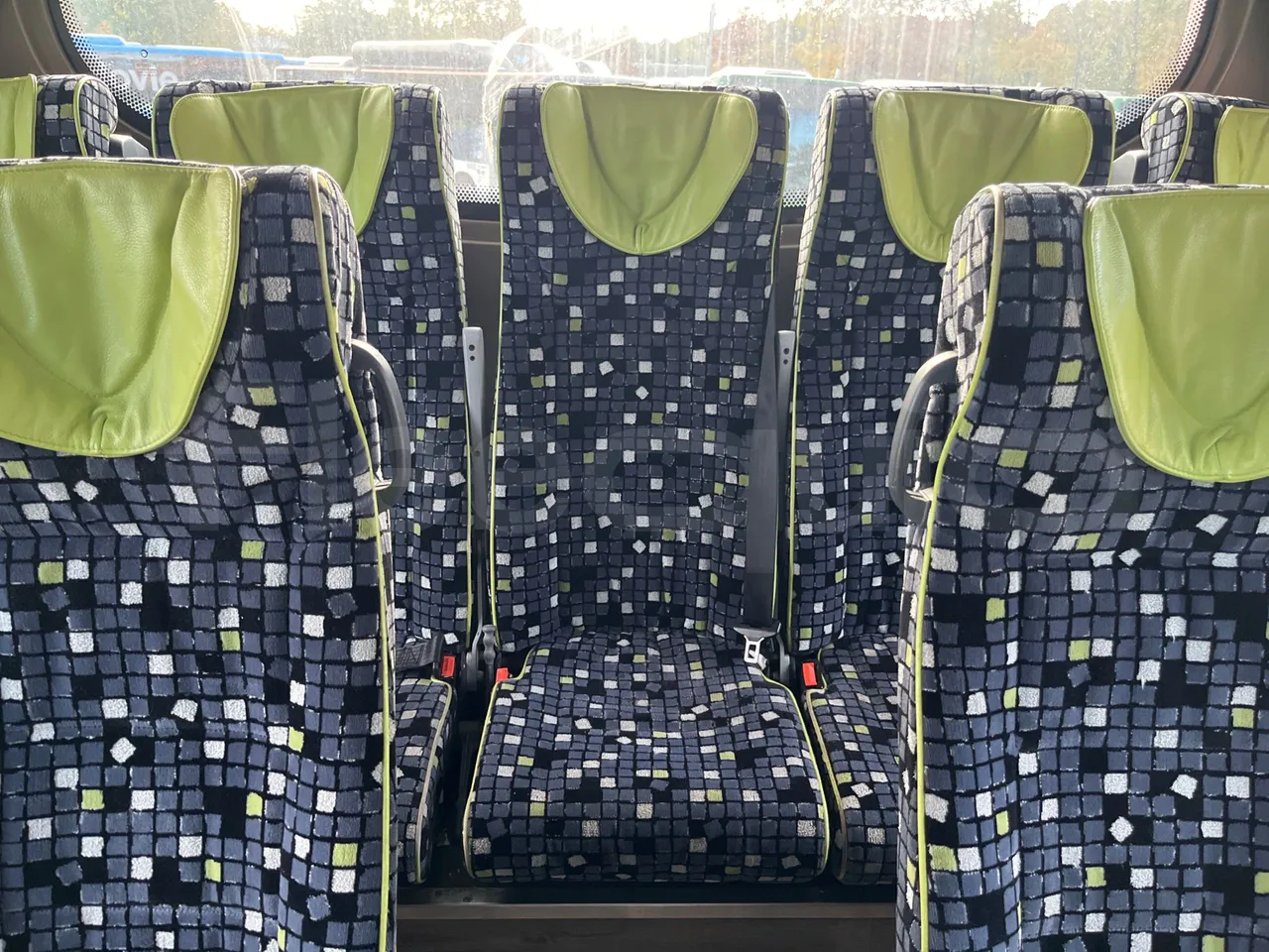 Iveco Magelys SFR2XX QC E8CN - Euro6 - 294Kw - 12,830mt - single seat detail