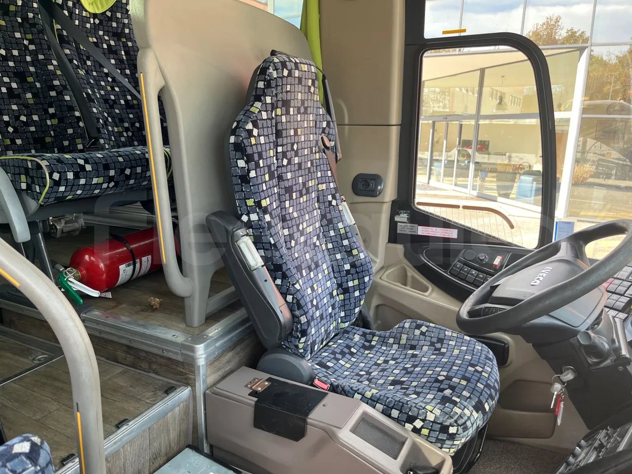 Iveco Magelys SFR2XX QC E8CN - Euro6 - 294Kw - 12,830mt - driver's seat photo