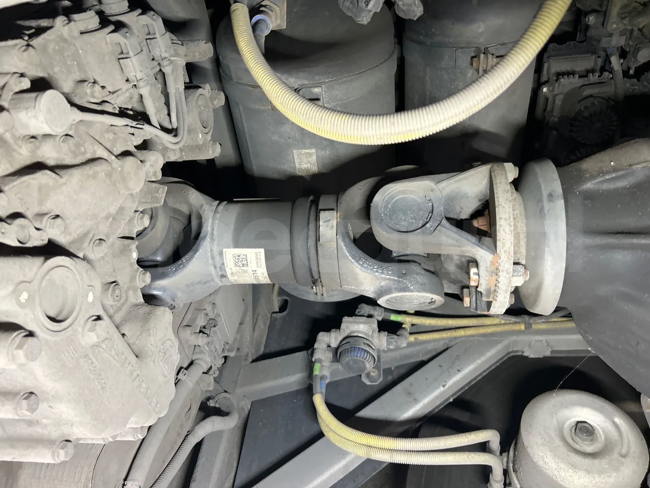 Iveco Magelys SFR2XX QC E8CN - Euro6 - 294Kw - 12,830mt - driveshaft photo