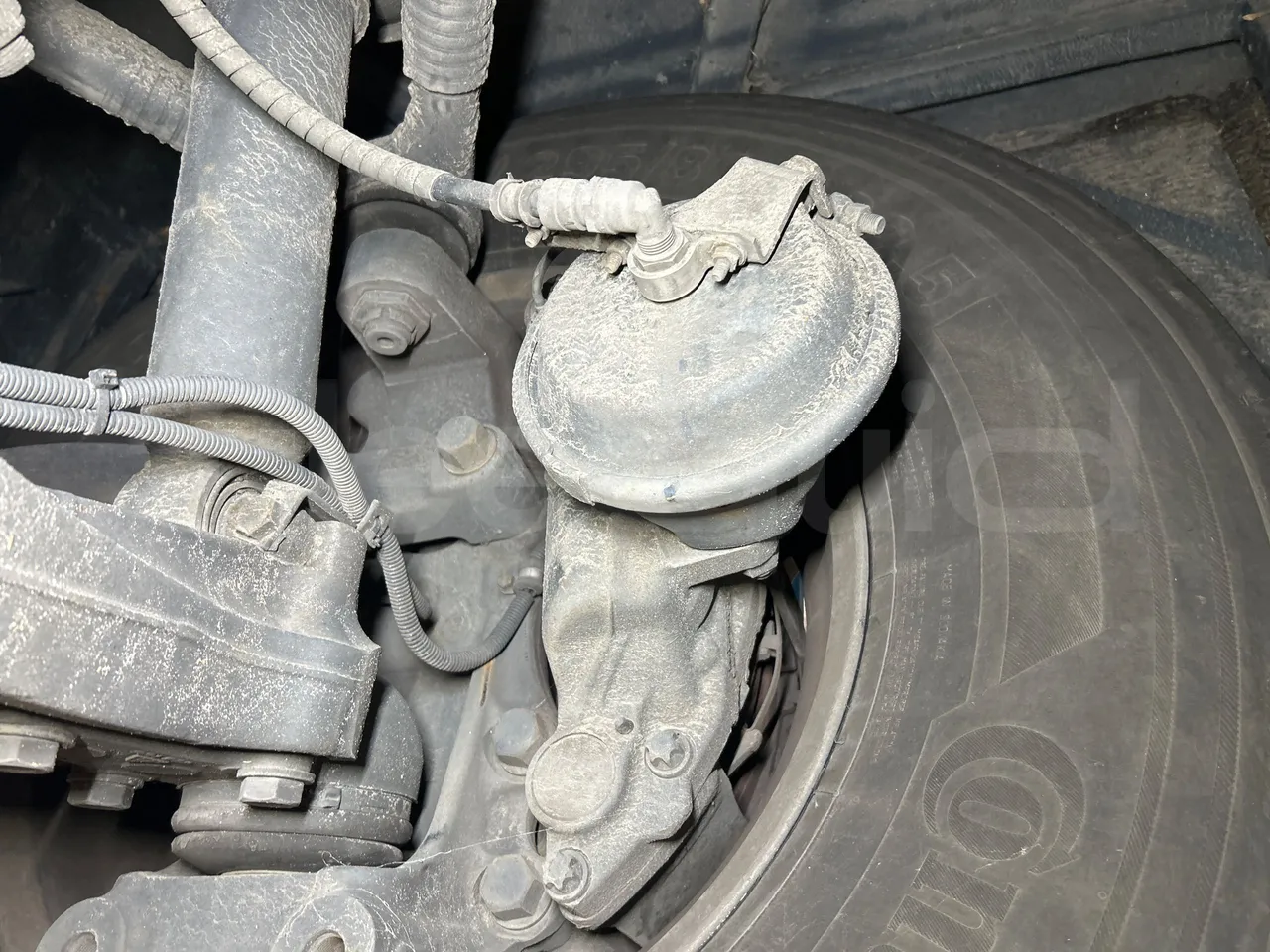 Iveco Magelys SFR2XX QC E8CN - Euro6 - 294Kw - 12,830mt - front brake calipers left