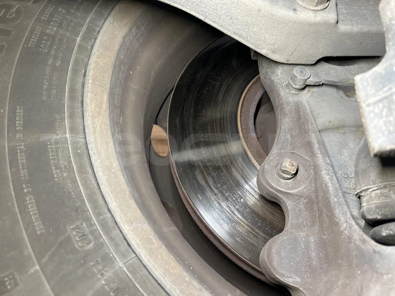 Iveco Magelys SFR2XX QC E8CN - Euro6 - 294Kw - 12,830mt - front discs left