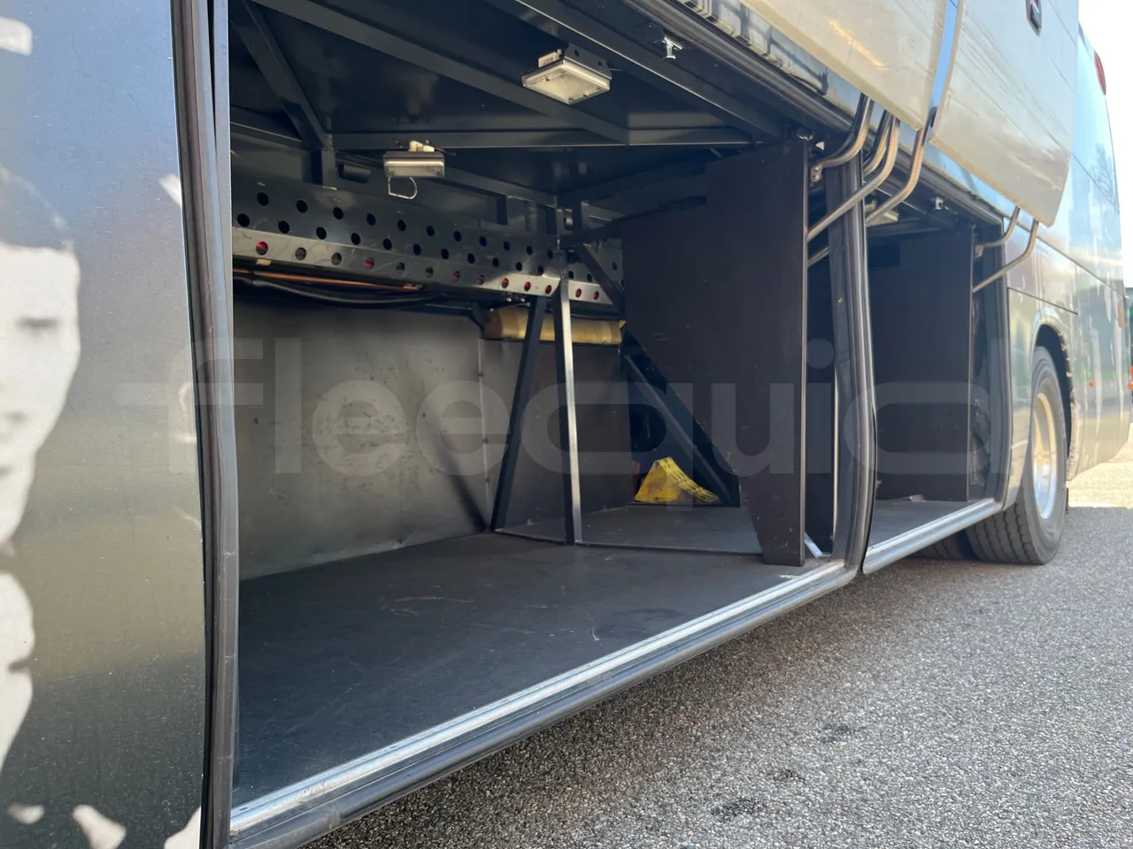 Iveco Magelys SFR2XX QC E8CN - Euro6 - 294Kw - 12,830mt - internal frame rust check