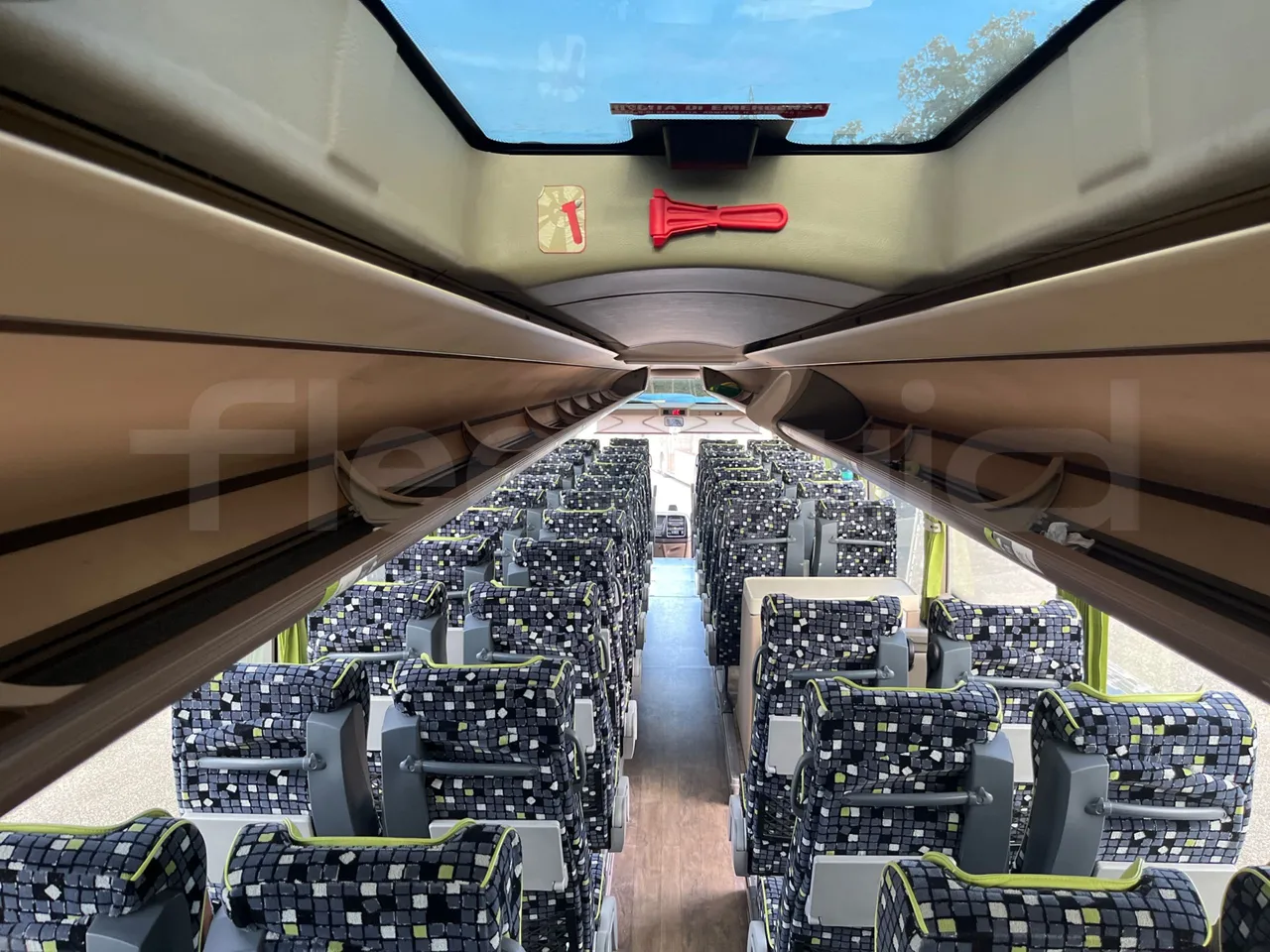 Iveco Magelys SFR2XX QC E8CN - Euro6 - 294Kw - 12,830mt - overhead compartments photo