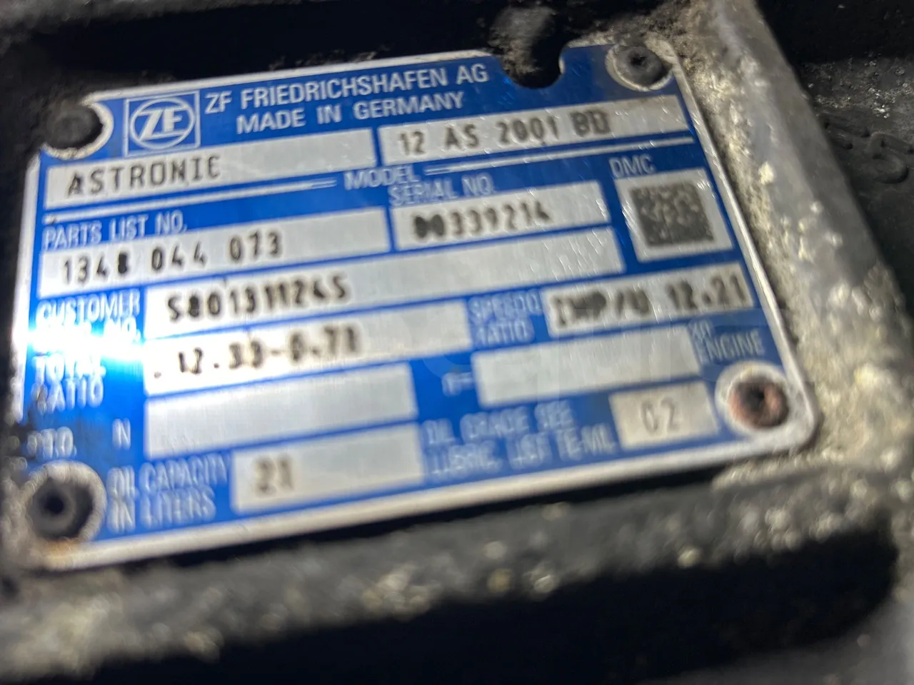 Iveco Magelys SFR2XX QC E8CN - Euro6 - 294Kw - 12,830mt - gearbox plate photo