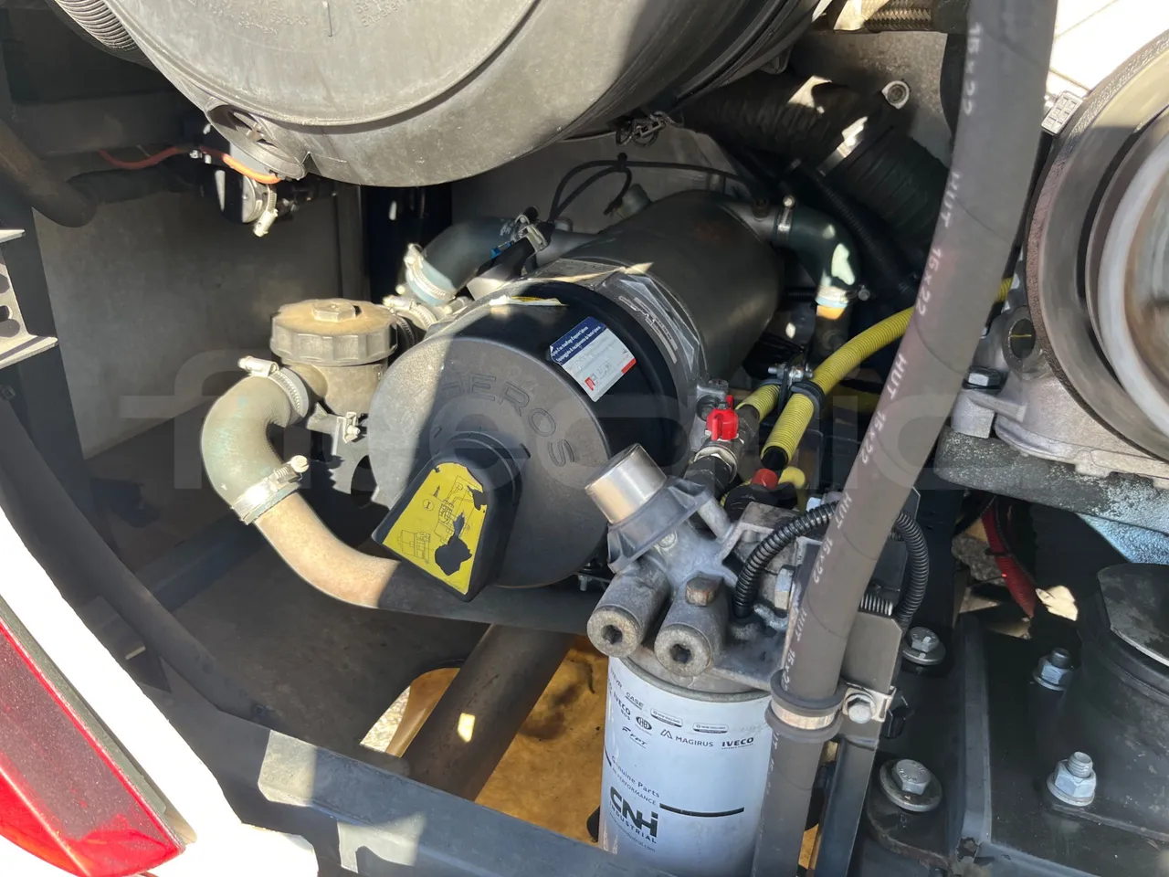 Iveco Magelys SFR2XX QC E8CN - Euro6 - 294Kw - 12,830mt - preheater webasto photo