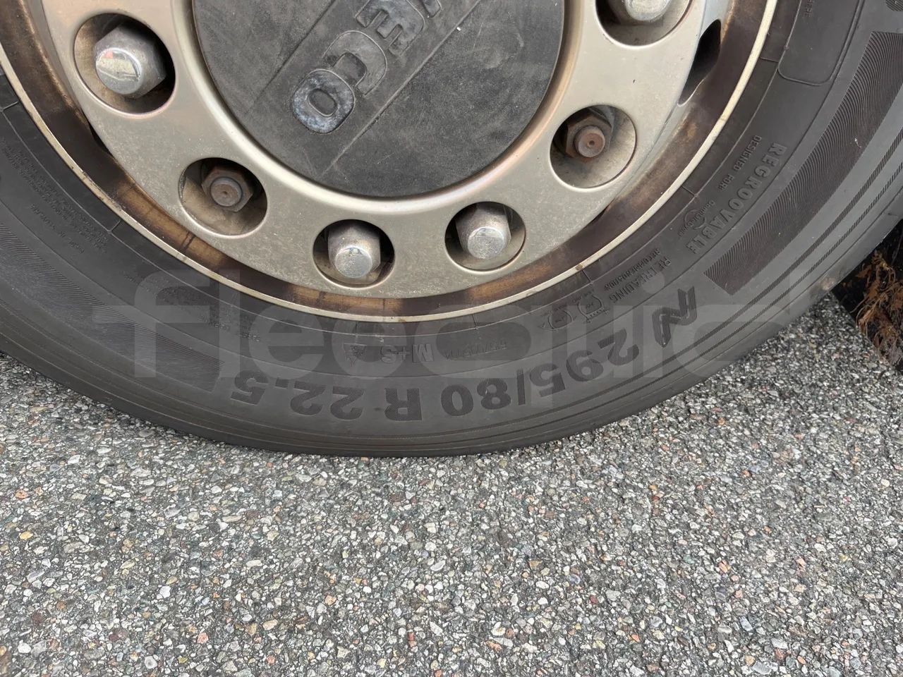 Iveco Magelys SFR2XX QC E8CN - Euro6 - 294Kw - 12,830mt - front left tire measurements