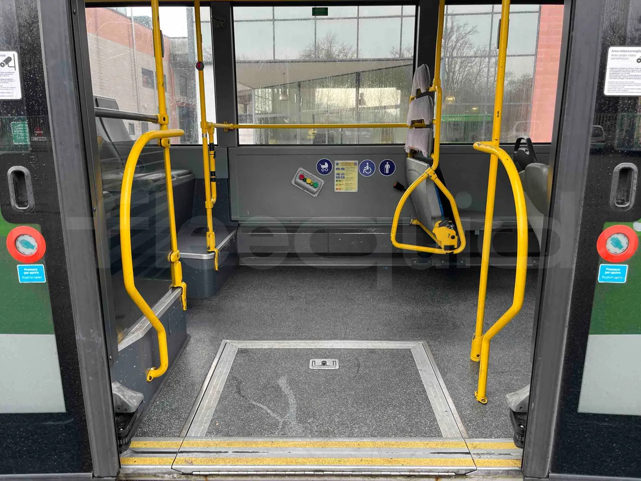 Mercedes-Benz Citaro G 0530 - EUR5 - 260kW - 17.94m - disabled area photo