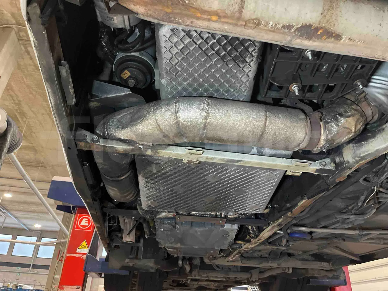 Mercedes-Benz Citaro G 0530 - EUR5 - 260kW - 17.94m - exhaust photo