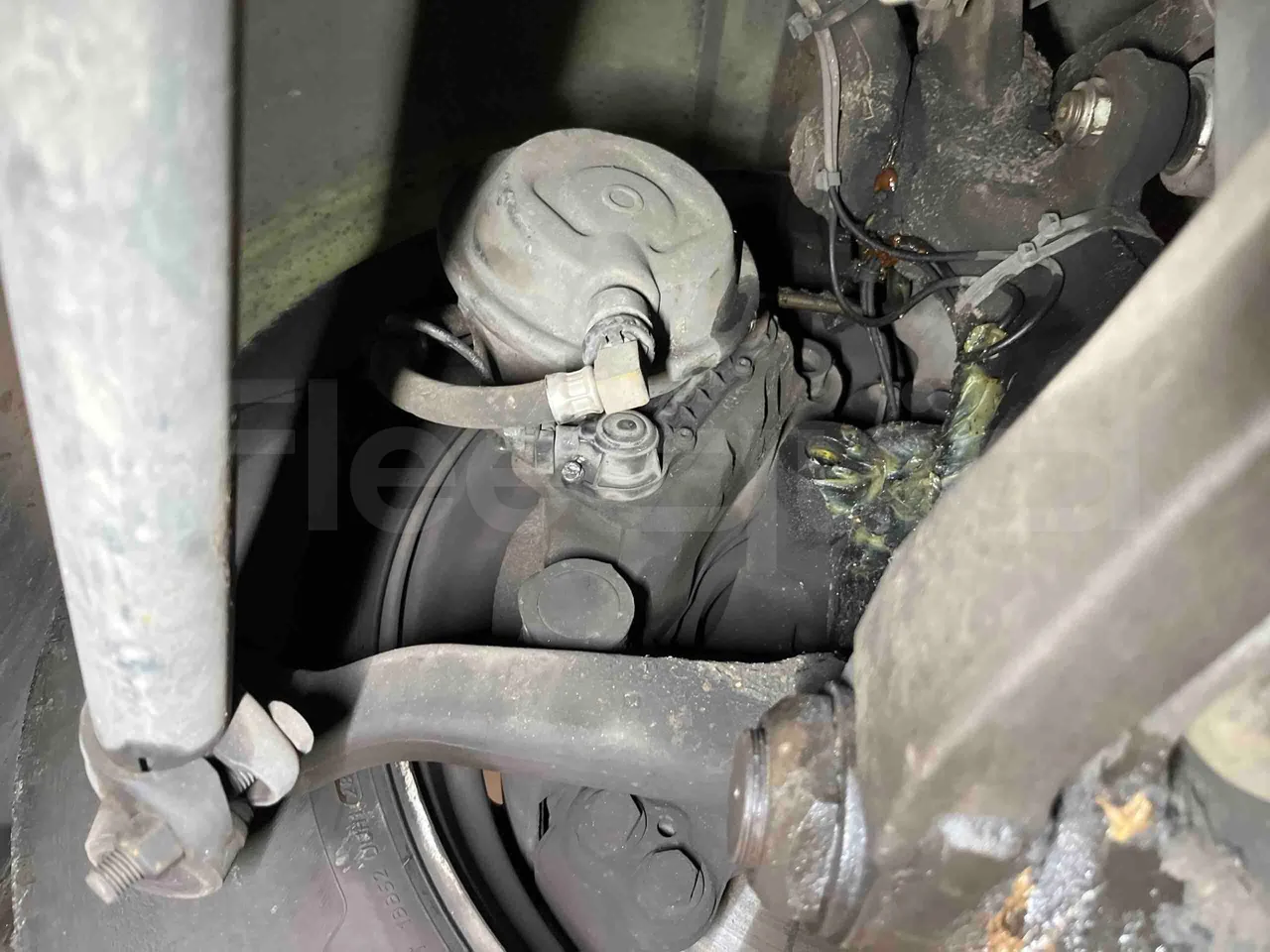 Mercedes-Benz Citaro G 0530 - EUR5 - 260kW - 17.94m - front brake calipers right