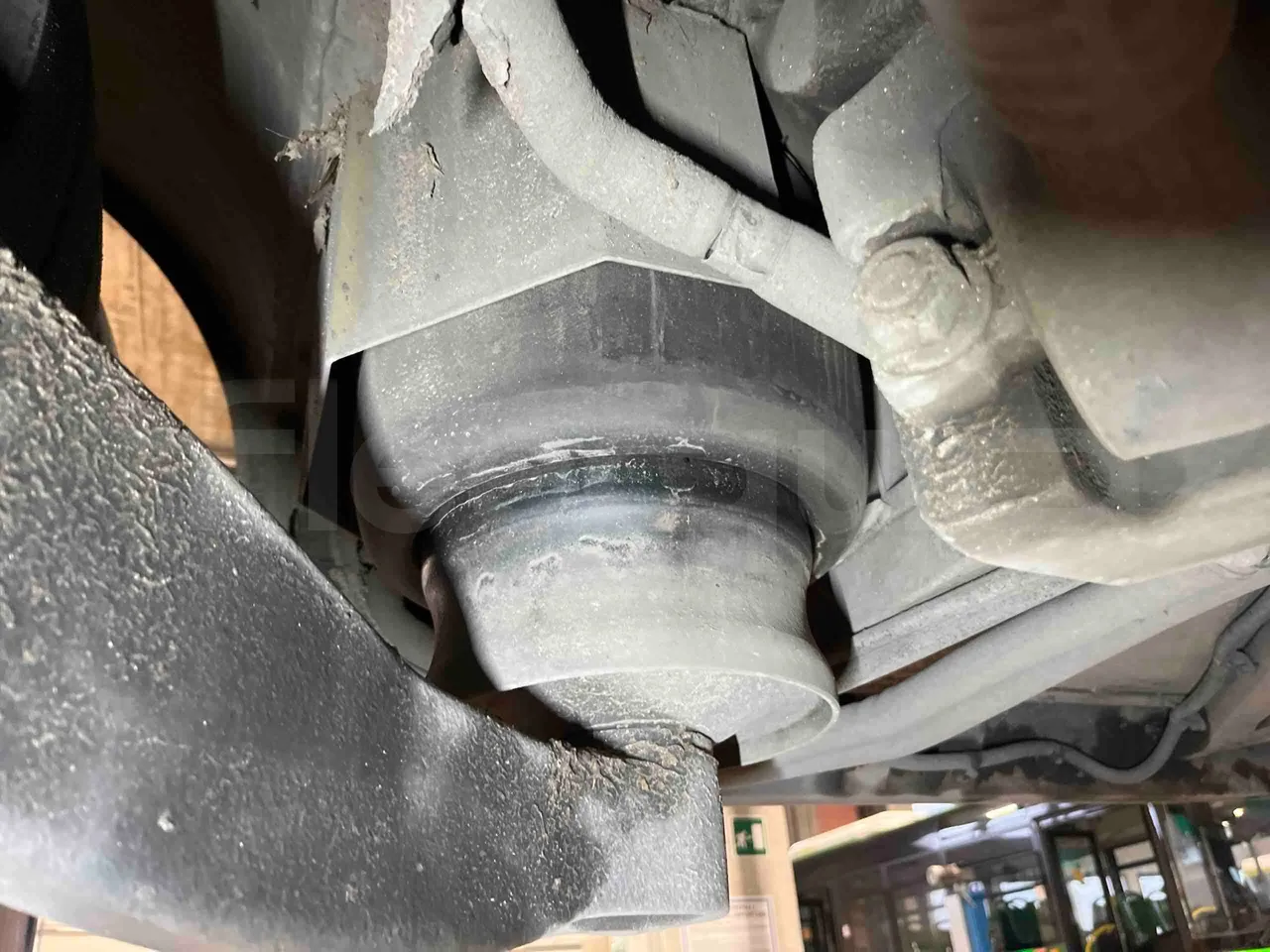 Mercedes-Benz Citaro G 0530 - EUR5 - 260kW - 17.94m - axel 3 shock absorbers 2 left