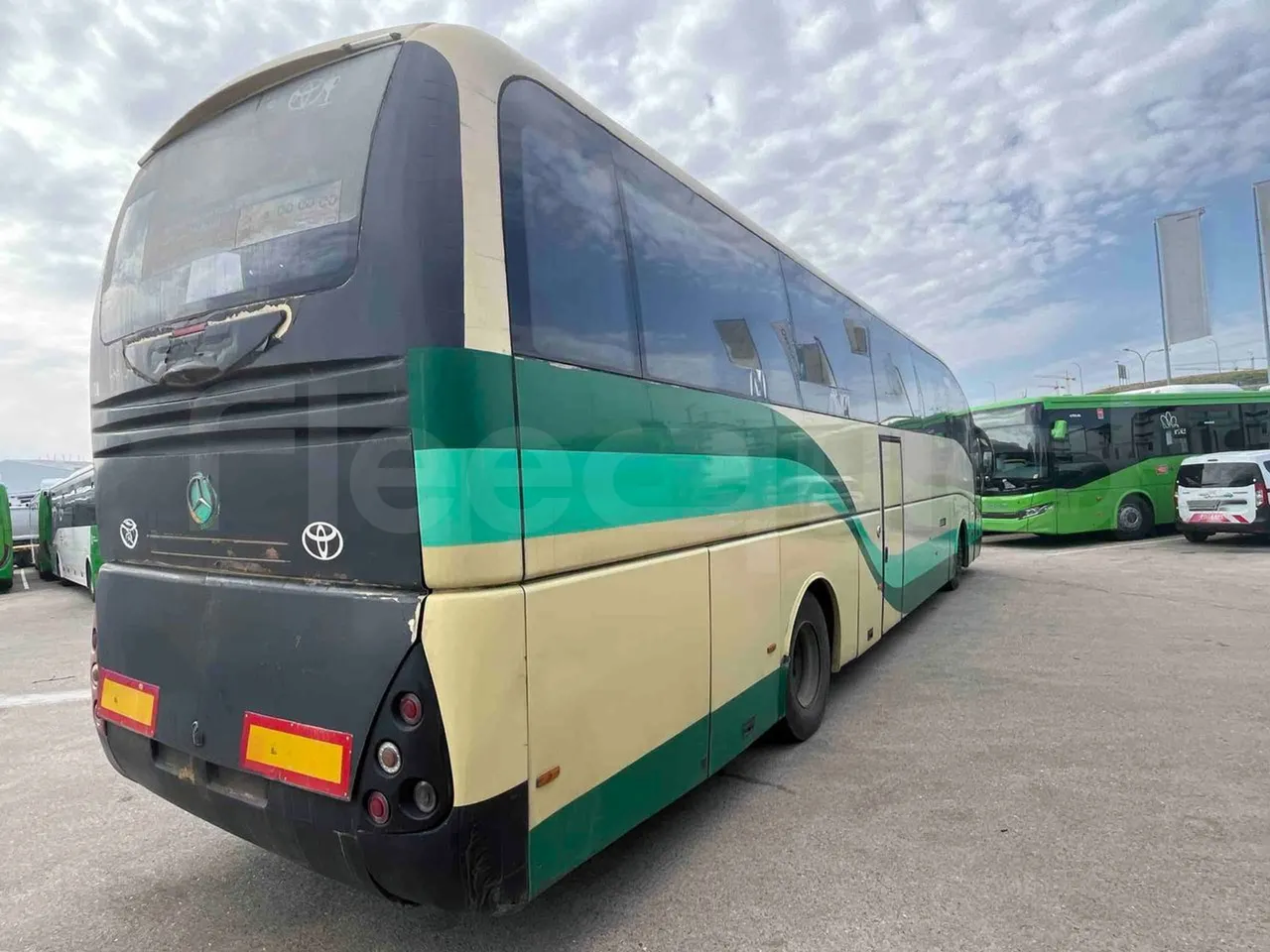 Mercedes-Benz Sideral 2000   A4RE10 - Euro5 - 260kW - 12.975mt - 3/4 right rear doors closed