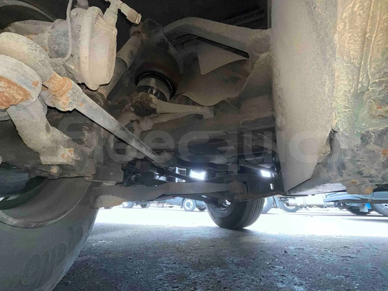 Mercedes-Benz Sideral 2000   A4RE10 - Euro5 - 260kW - 12.975mt - front shock absorbers right